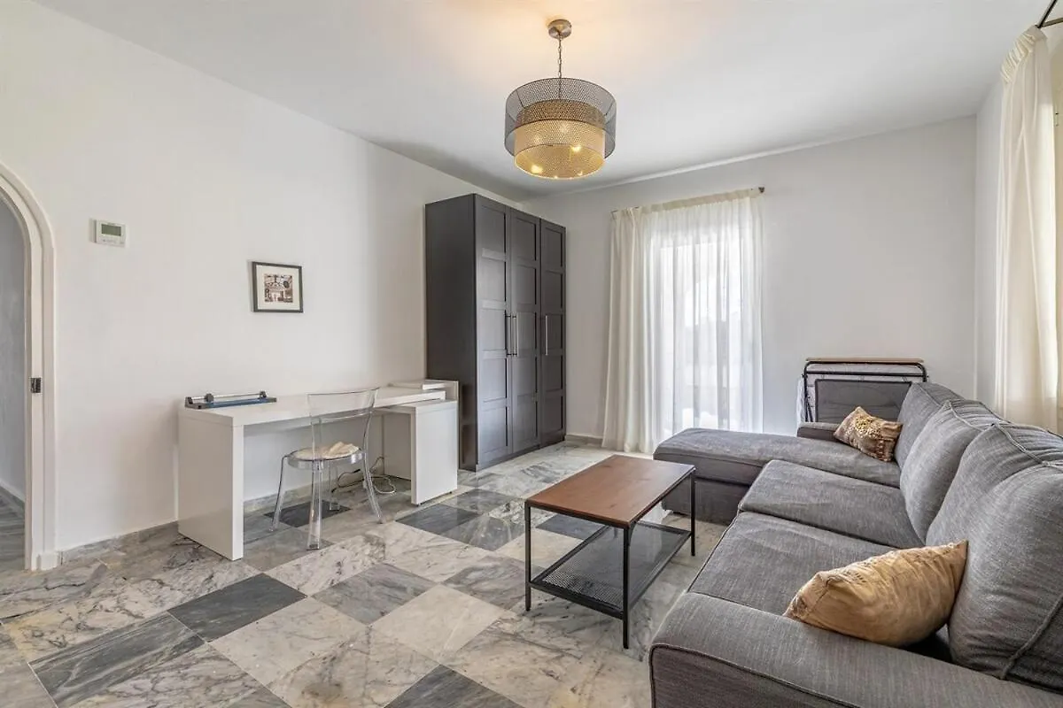 Luxury Villa With Tennis & Pool مالقة
