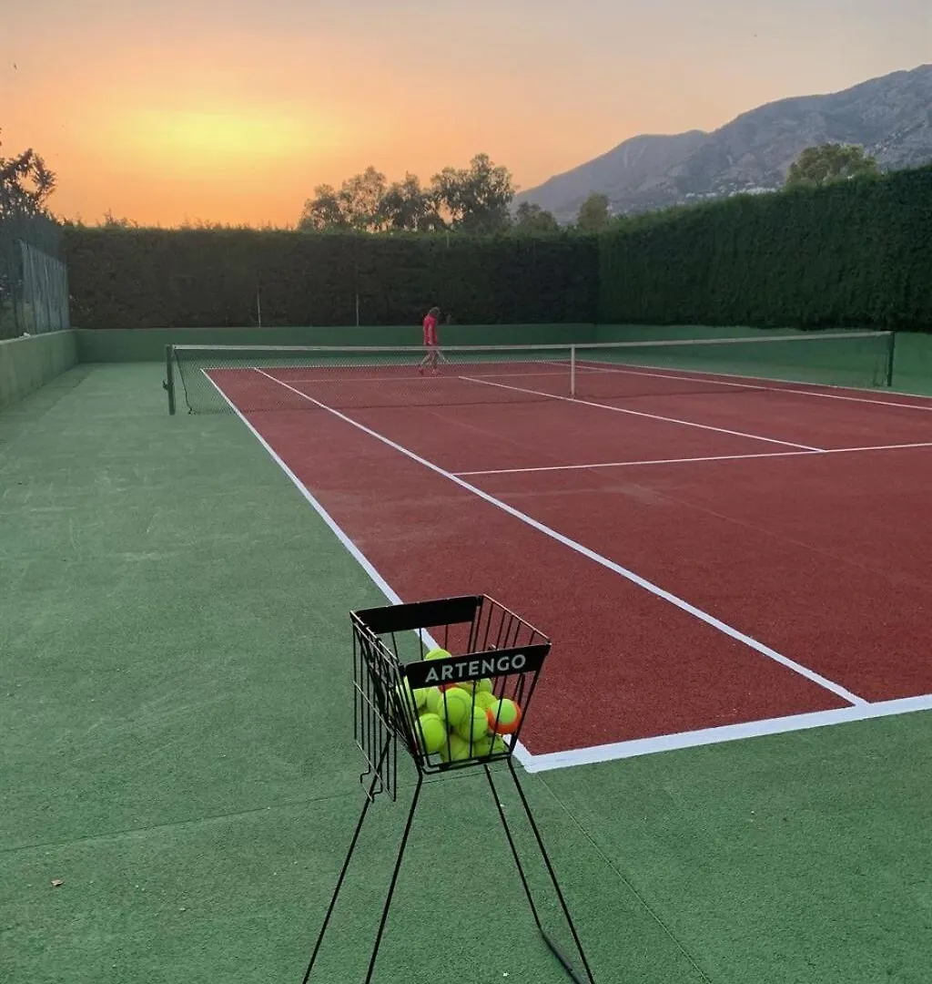 Luxury Villa With Tennis & Pool مالقة