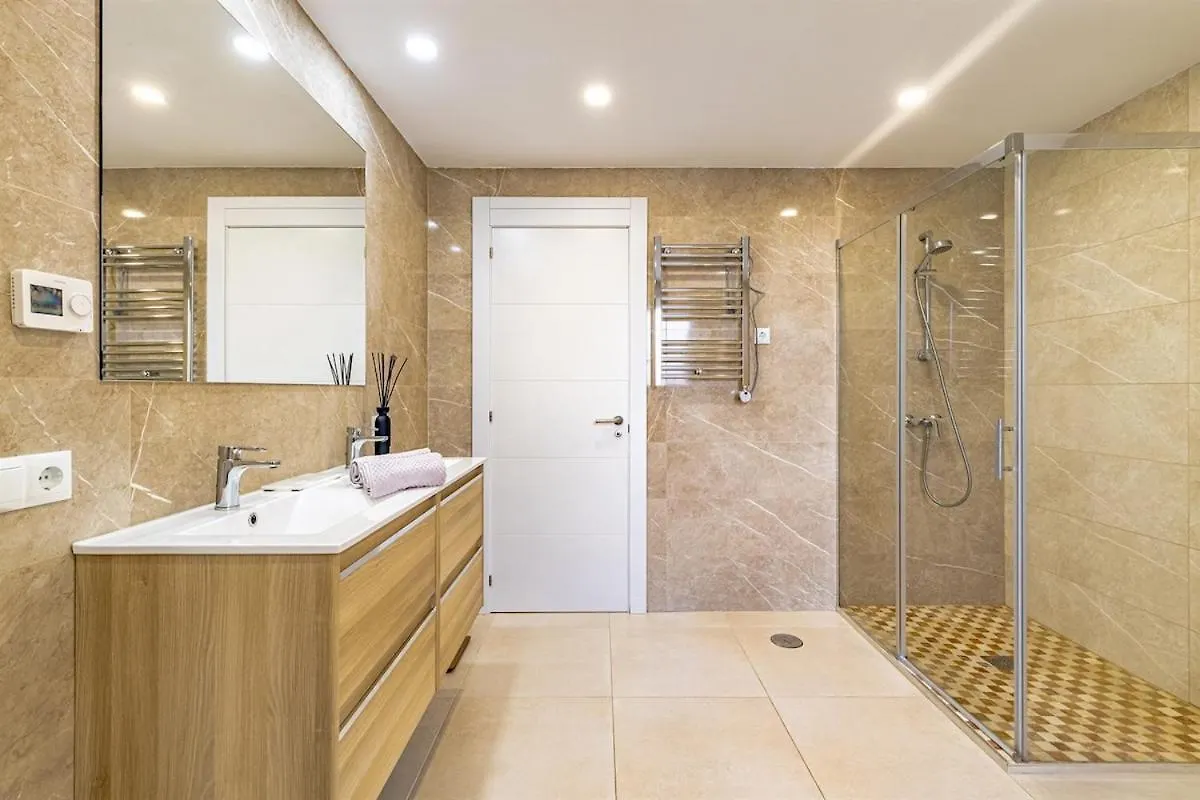 Luxury Villa With Tennis & Pool مالقة 0*,