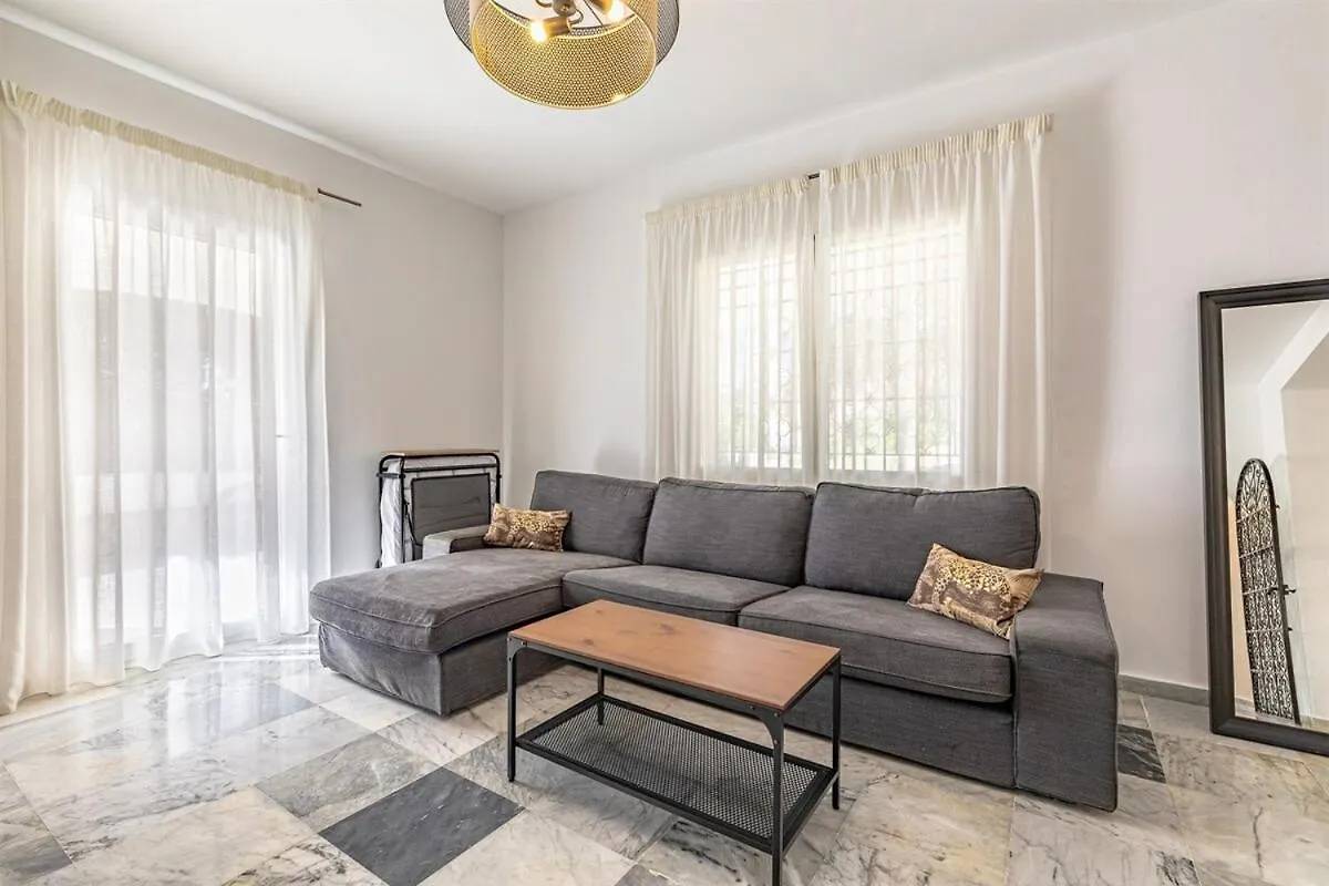 Luxury Villa With Tennis & Pool مالقة 0*,  إسبانيا